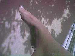 FEET011.JPG